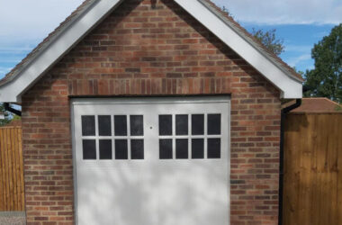 GRP Betchworth Up and Over - Single Sized - White - Resized